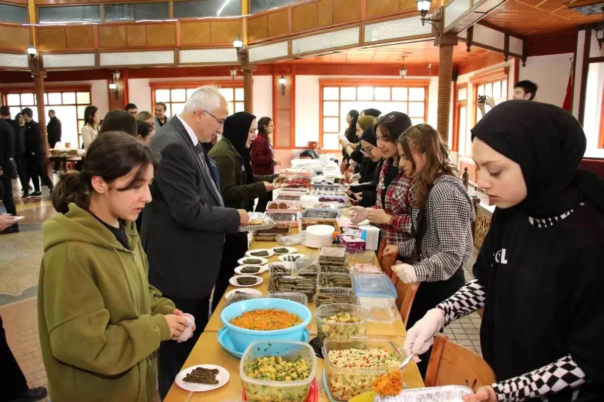 Fen Lisesi öğrencileri depremzedeler için seferber oldu