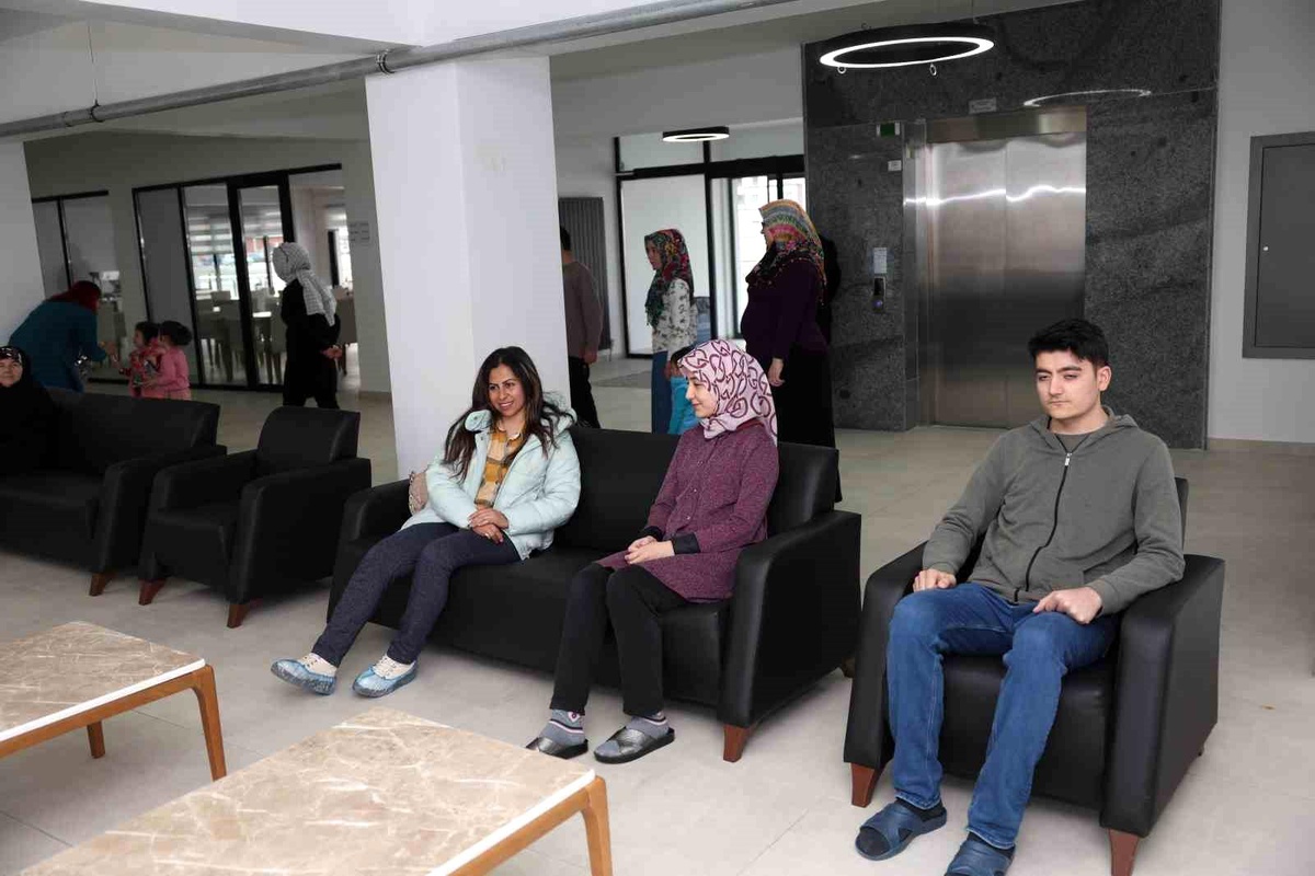 Kayseri Büyükşehir, tedavi gören depremzede yakınlarını misafirhanede ağırlıyor