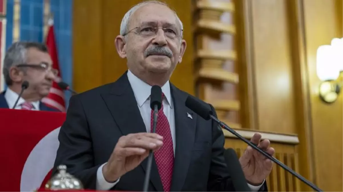 Kılıçdaroğlu\'nun ilk seçim posteri ortaya çıktı: Sinan Ateş de var depremde kızının elini bırakmayan baba da