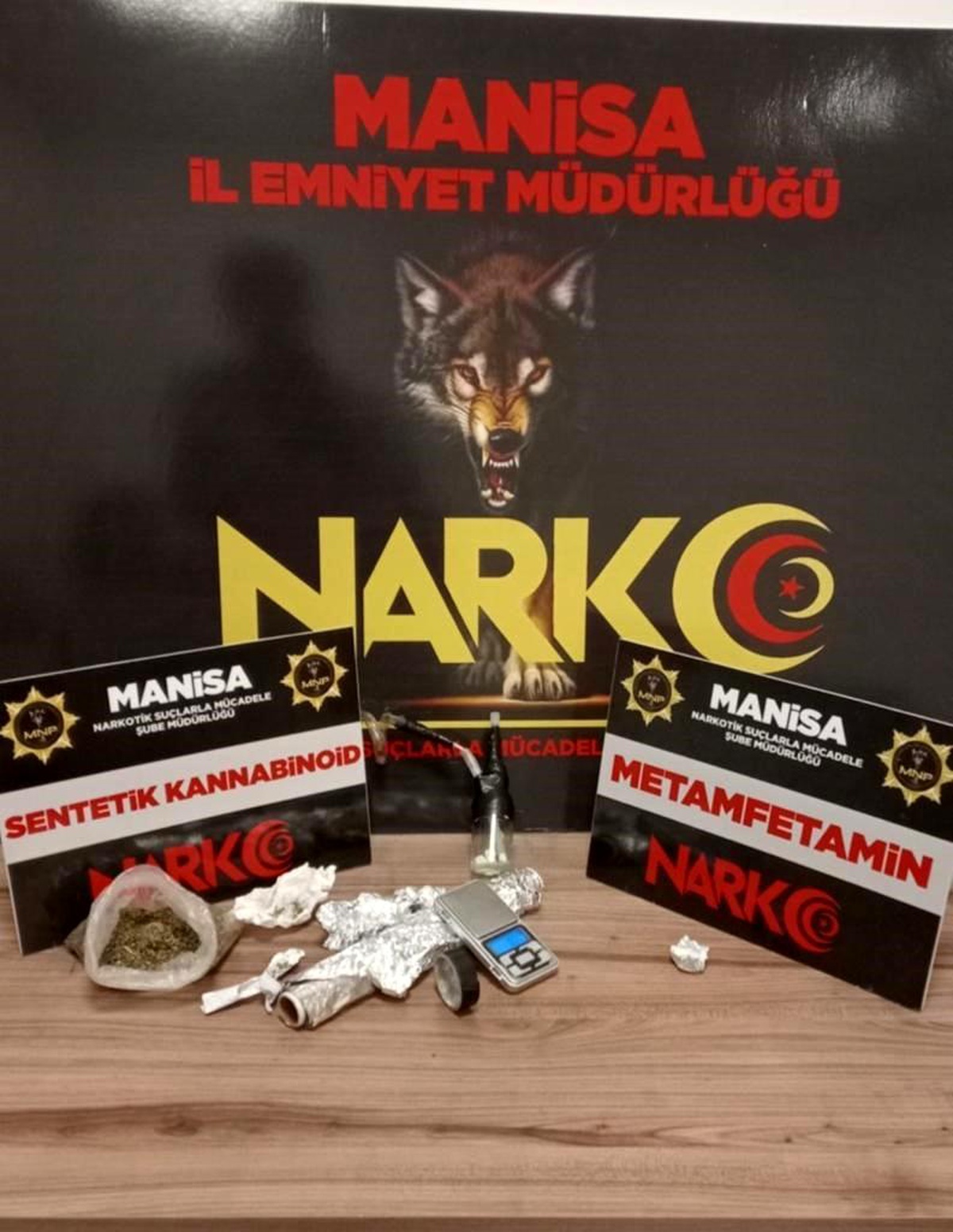 Manisa\'da uyuşturucudan 3 kişi tutuklandı