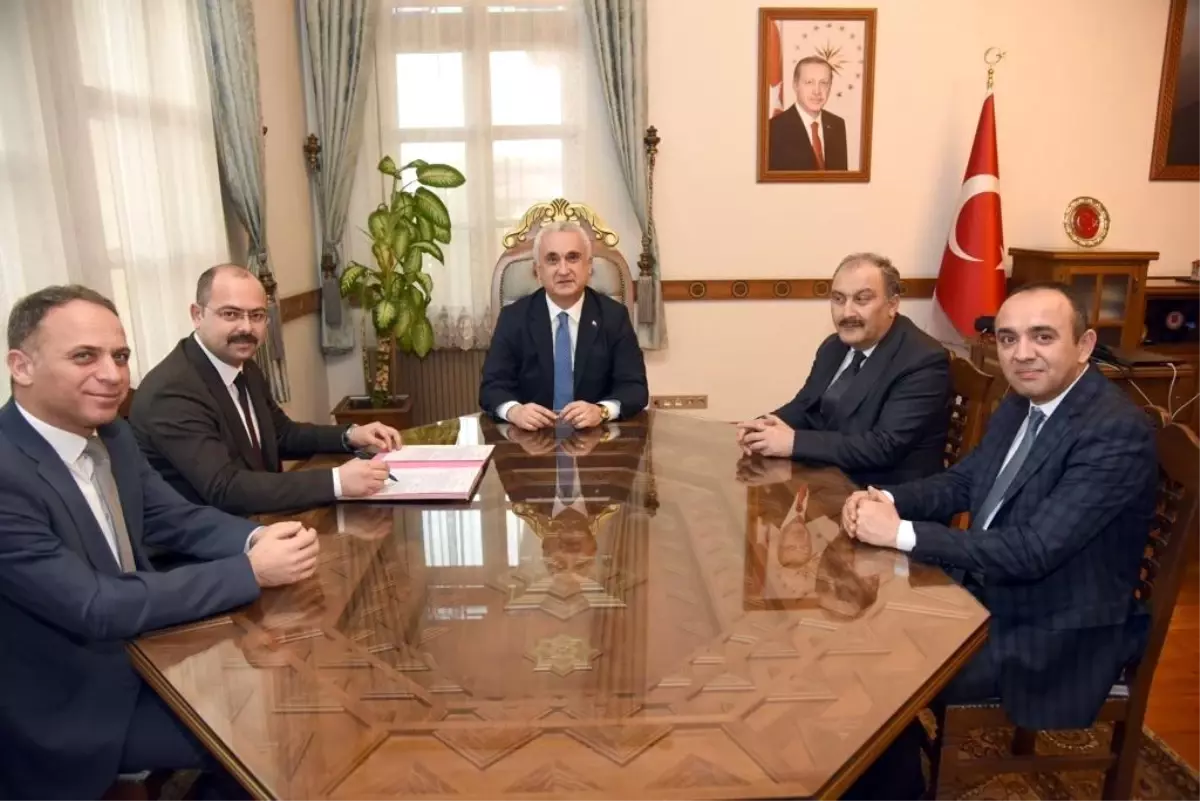 Tosya\'da inşa edilecek dev spor kompleksinin arsa devir işlemi tamamlandı