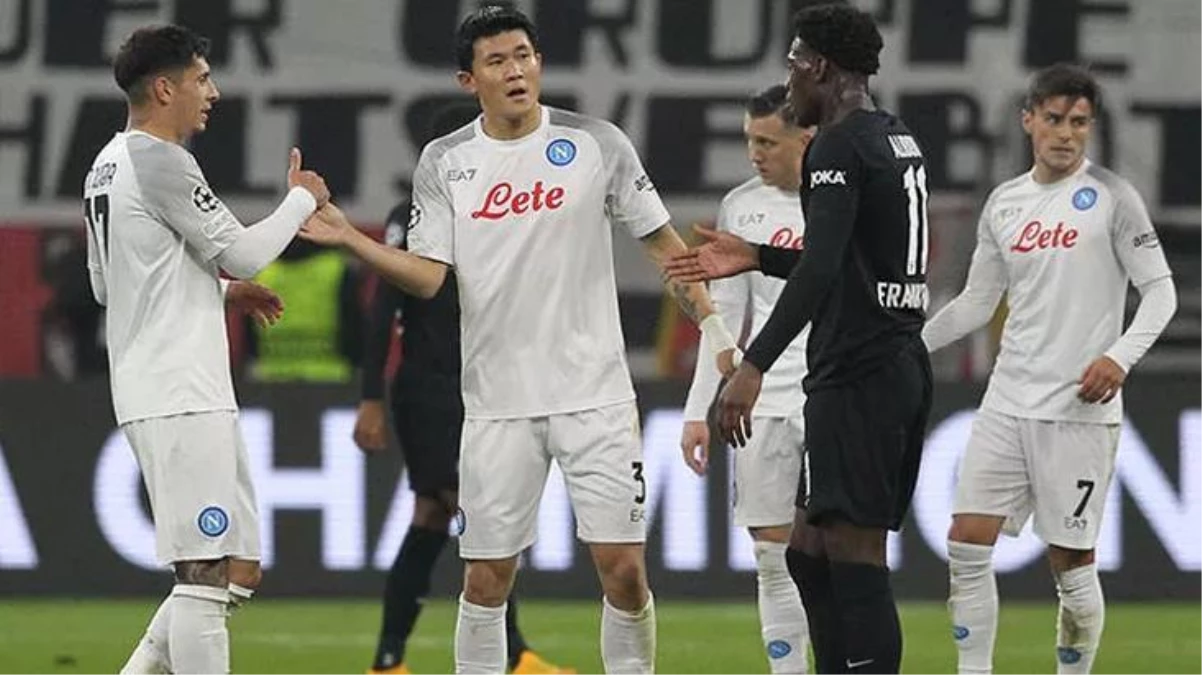 UEFA\'dan deplasman yasağı! Frankfurt taraftarları Napoli mücadelesine alınmayacak