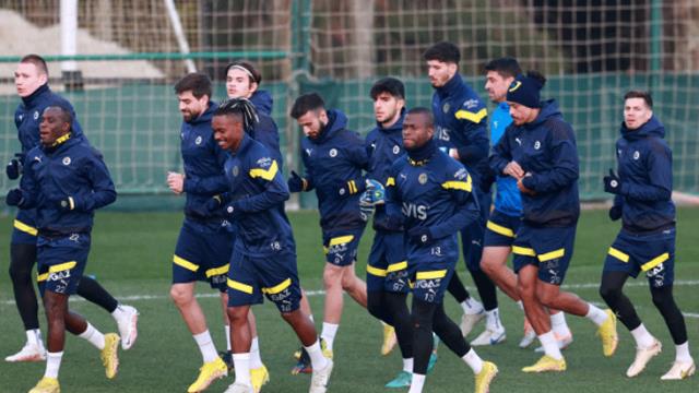 4 isim yok! Fenerbahçe'nin Sevilla kadrosu belli oldu