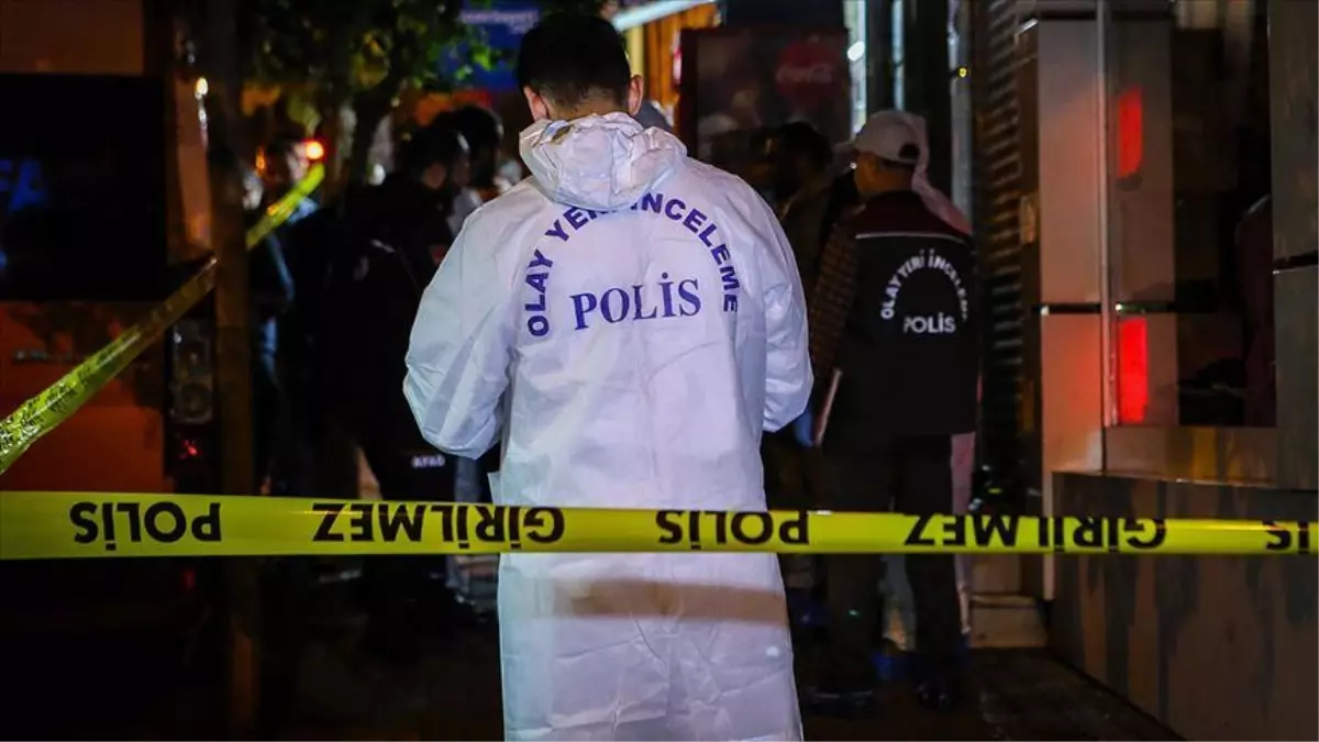 Alanya\'da tartıştığı ev arkadaşını satırla öldürdü