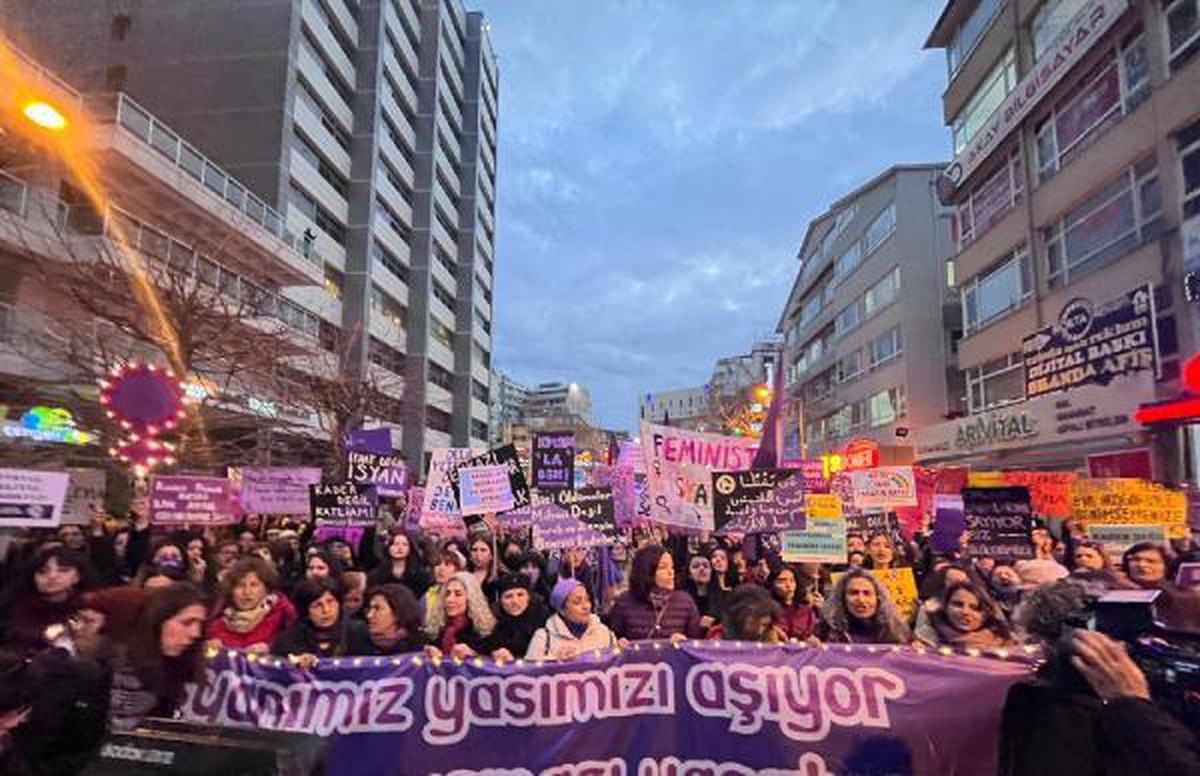 Ankara\'daki \'8 Mart Yürüyüşü\' olaysız bir şekilde sona erdi