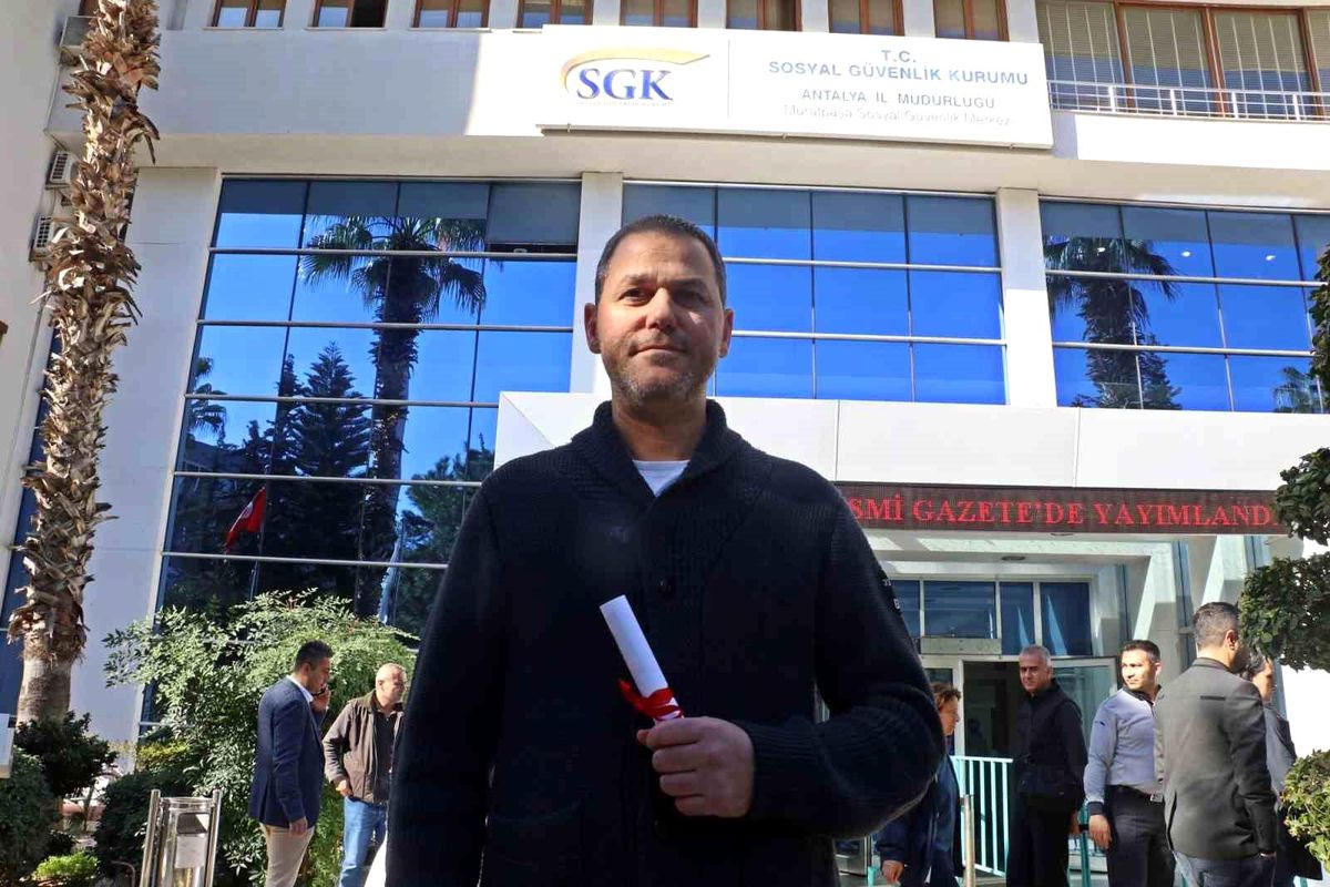 Antalya\'da ilk başvuru yapan EYT\'lilerin maaşları bağlandı