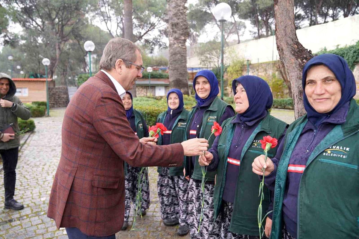 Ayvalık Belediye Başkanı Ergin, "Cinsiyete dayalı ayrımcılıkla mücadele etmeliyiz"