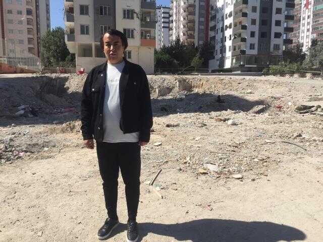 Deprem günü nöbet değiştiren sağlık çalışanı hayatta kaldı, ailesi yok oldu Deprem günü nöbet değiştiren sağlık çalışanı hayatta kaldı, ailesi yok oldu