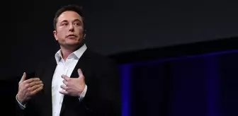Elon Musk, kendisiyle tartıştığı için işten çıkarılan Twitter çalışanını özür dileyerek geri çağırdı