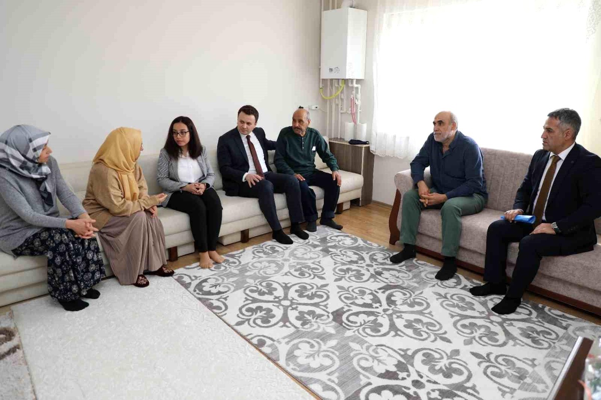 Erzincan\'a gelen afetzede aileler ziyaret edildi