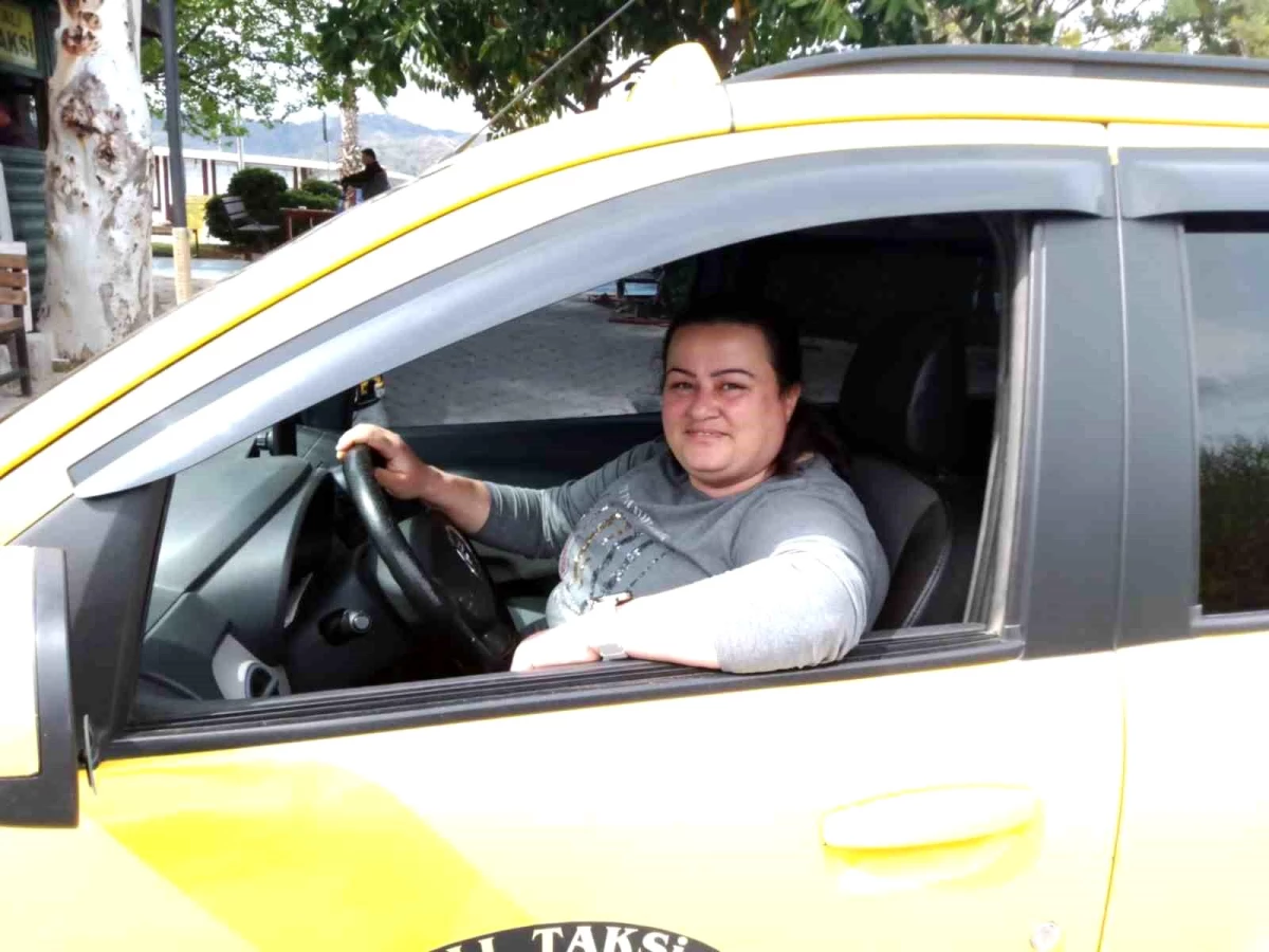 Eşine yardım için başladığı taksi şoförlüğü mesleği oldu