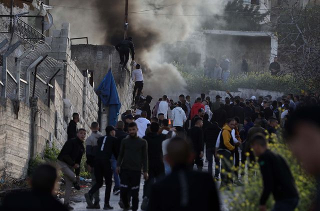İsrail Güçlerinden Cenin Mülteci Kampı'na Baskın: 6 Ölü