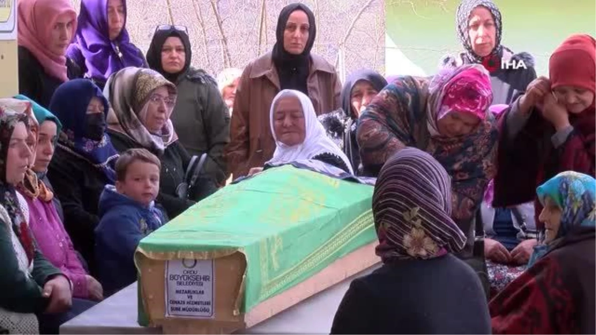 Kocası tarafından öldürülen 4 çocuk annesi kadın, Dünya Kadınlar Günü\'nde toprağa verildi