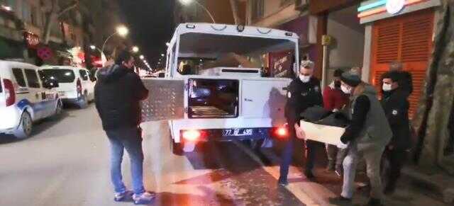 Kötü kokulardan şüphelenen komşular ihbar etti! Polis girdiği dairede yabancı uyruklu çiftin cesediyle karşılaştı Kötü kokulardan şüphelenen komşular ihbar etti! Polis girdiği dairede yabancı uyruklu çiftin cesediyle karşılaştı