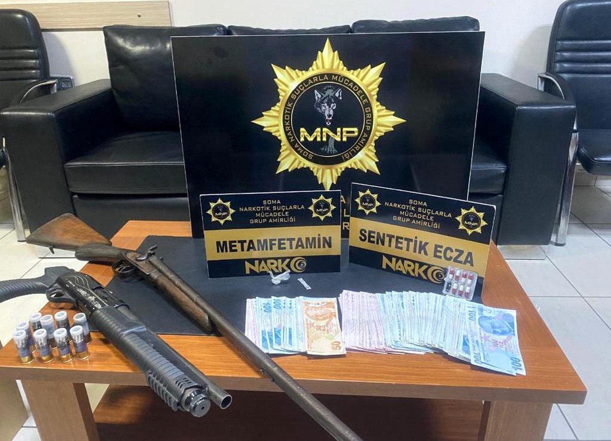 Manisa\'da zehir tacirlerine operasyon: 3 tutuklama