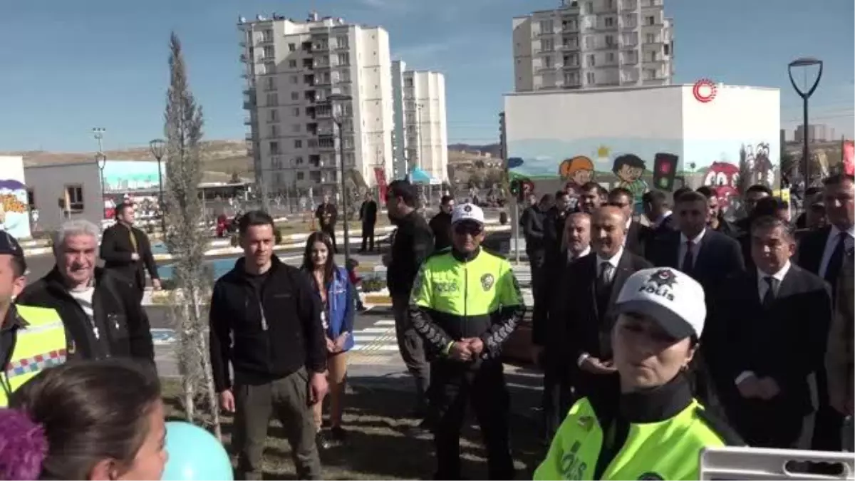 Mardin'de depremzede çocuklara trafik eğitimi verildi