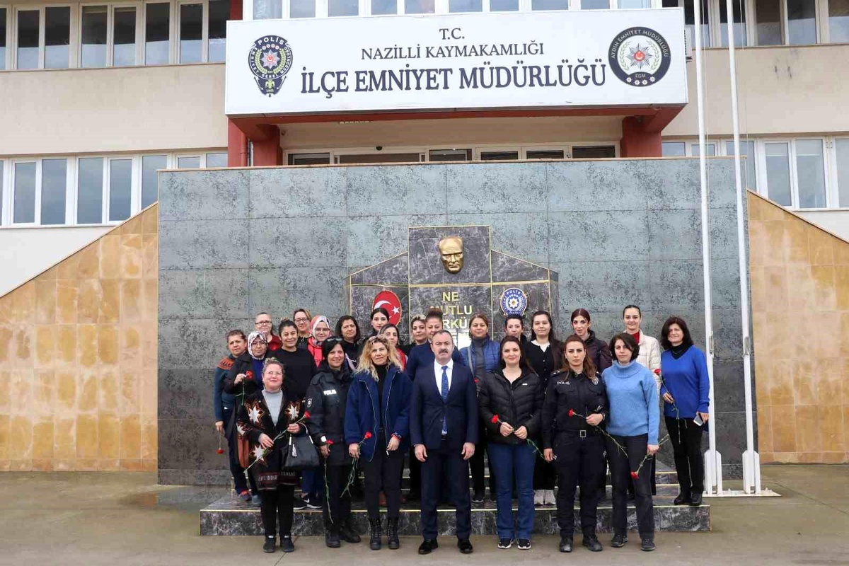 Nazilli\'de kadın polislerin günü kutlandı