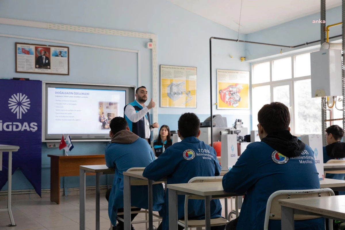 "Okul Bitince İş Güvencesi" Hayali, Meslek Liseliler İçin Gerçek Oluyor: \'İgdaş Altın Bilezik Eğitim Programı\' Başladı