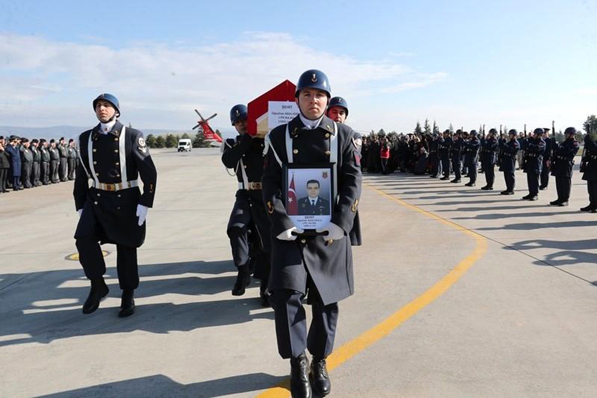 Şehit Adalıoğlu\'nun naaşı Eskişehir\'e ulaştı