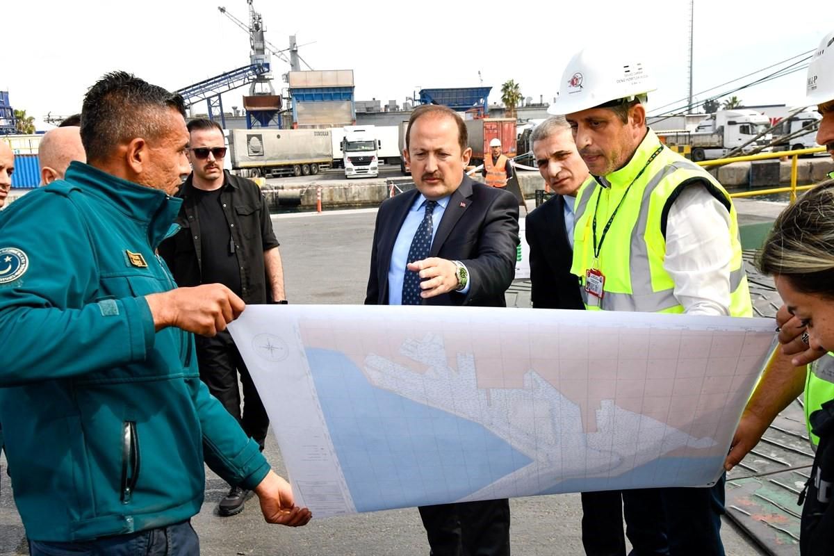 Vali Pehlivan: "39 gemi ile gelen 242 yardım tırı afet bölgesine gönderildi"