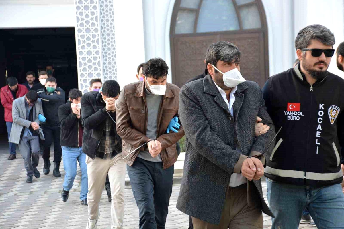 8 milyon TL\'lik soygun yapan Altın Kızlar çetesi operasyonunda 36 tutuklama