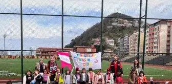 Anaokulu öğrencileri deprem bölgesine eşya gönderdi