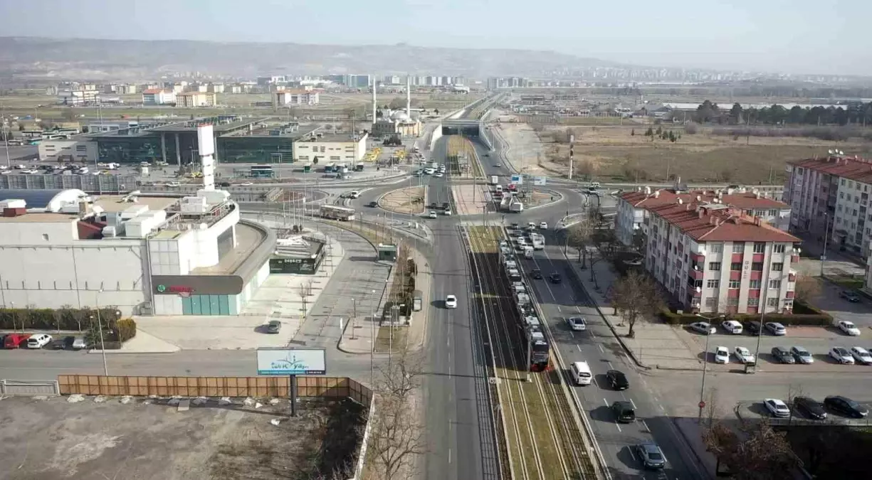 Başkan Büyükkılıç: "Yeni tramvay hattı ile yolcu kapasitesi 259 bin 600\'e çıktı"