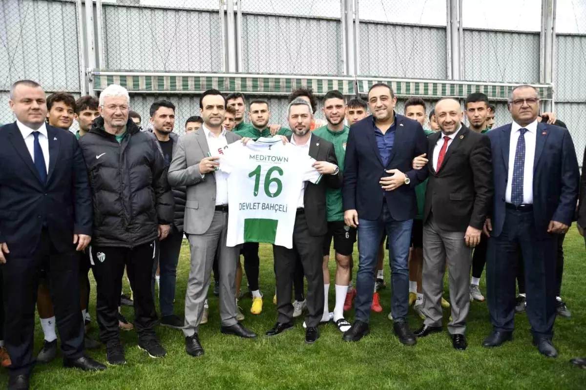 Bursaspor\'dan Devlet Bahçeli\'ye forma