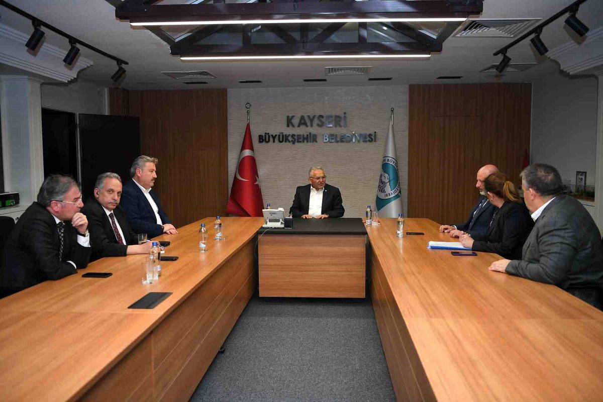 Büyükşehir'de depremlerle ilgili değerlendirme toplantısı