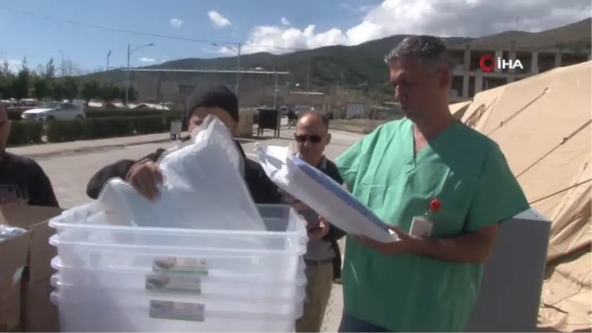 Depremde anne babasını kaybetti, acısını bir kenara bırakıp göreve koştu: "Ağlaya ağlaya çalıştım"