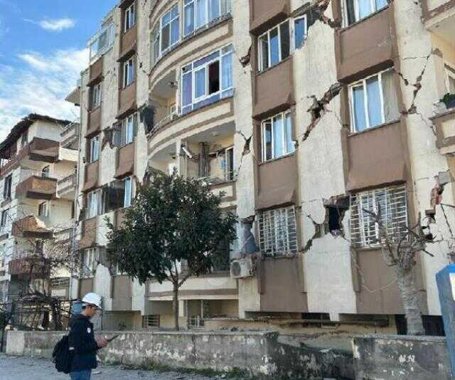 Depremler sonrası uzmanlardan Şili formülü önerisi: Bırakın yıkılmayı binalar hasar almıyor Depremler sonrası uzmanlardan Şili formülü önerisi: Bırakın yıkılmayı binalar hasar almıyor