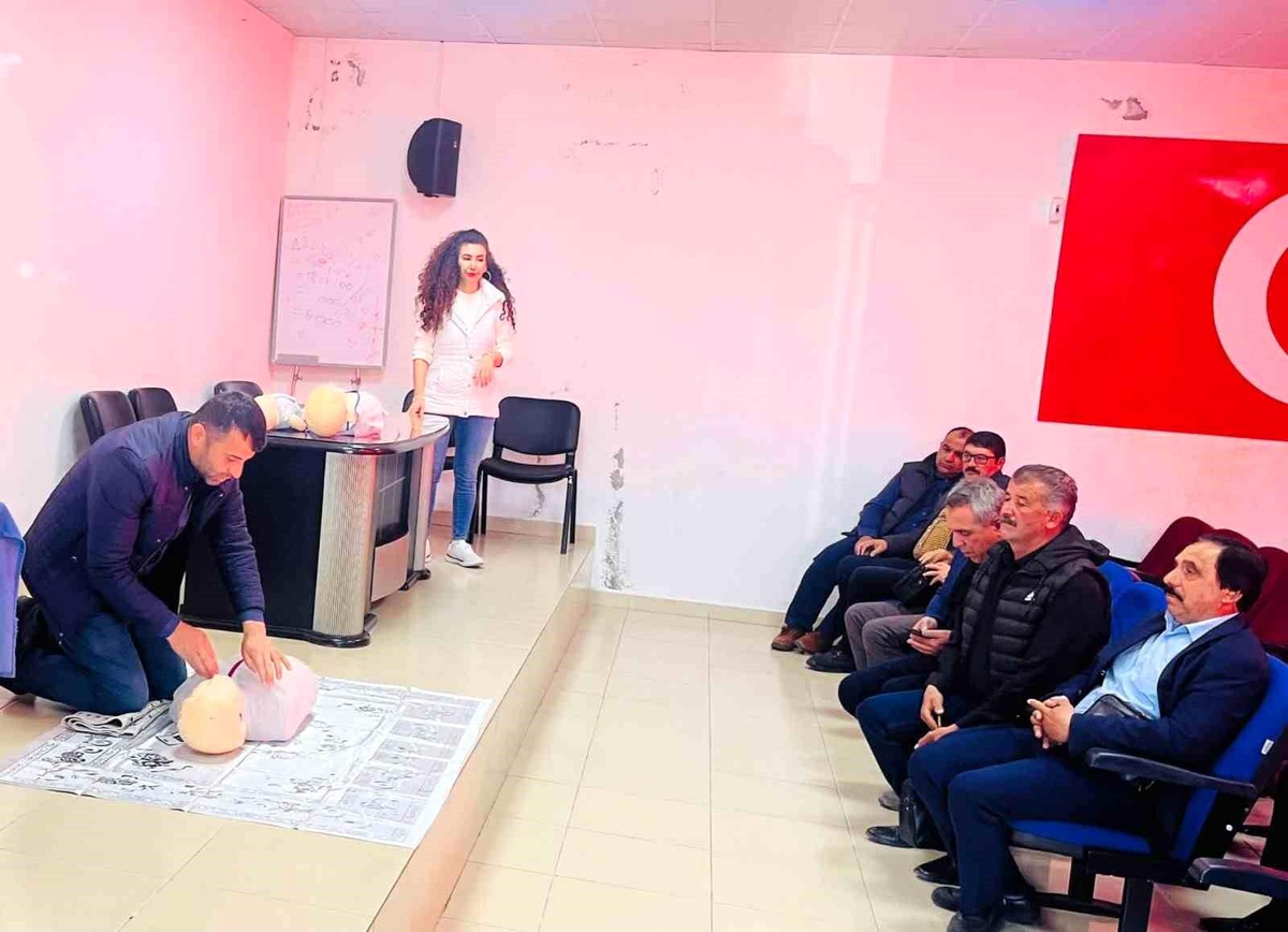 Gazipaşalı muhtarlara \'ilkyardım\' anlatıldı