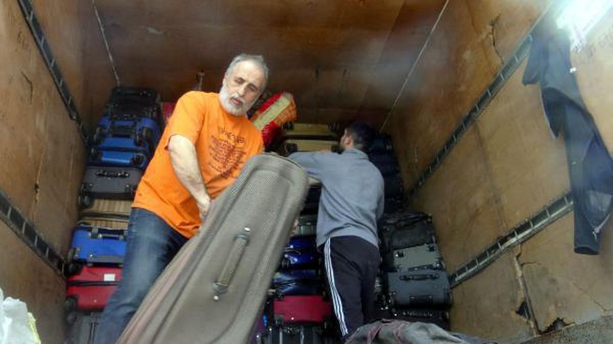 HAVALİMANINDA UNUTULAN 5 KAMYON DOLUSU EŞYA SATIŞA ÇIKARILACAK