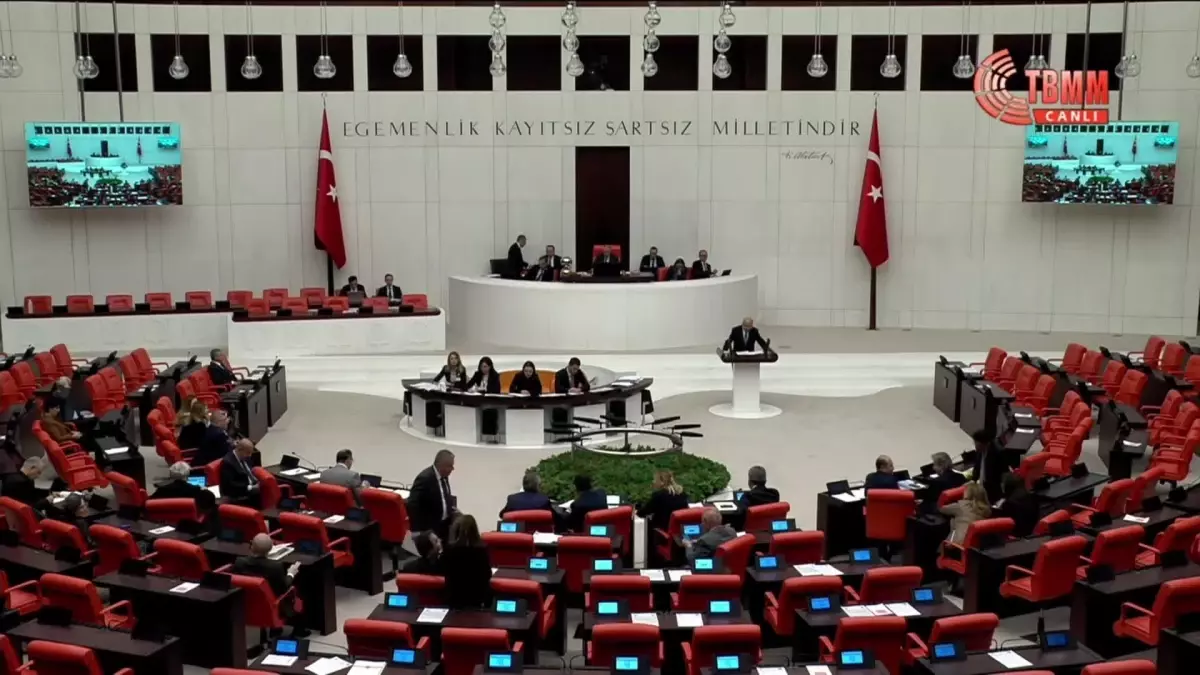 İyi Parti\'nin "Deprem Felaketi Sonrası Mersin\'de Görülen Aşırı Nüfus Artışının Yol Açacağı Sorunların Araştırılması" Önerisi AKP ve MHP\'li...