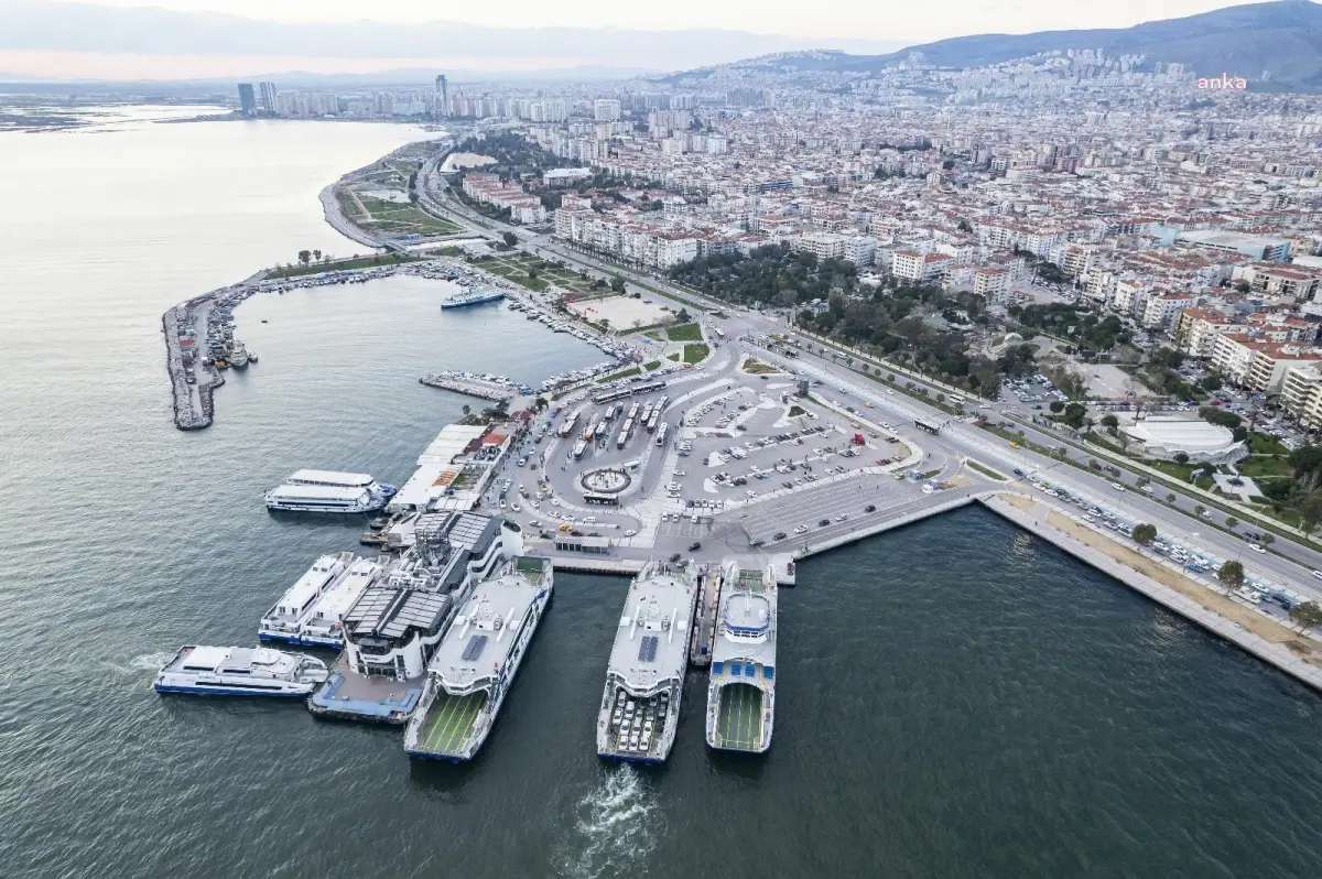 İzmir\'de Feribot Tarifelerine Yeni Düzenleme