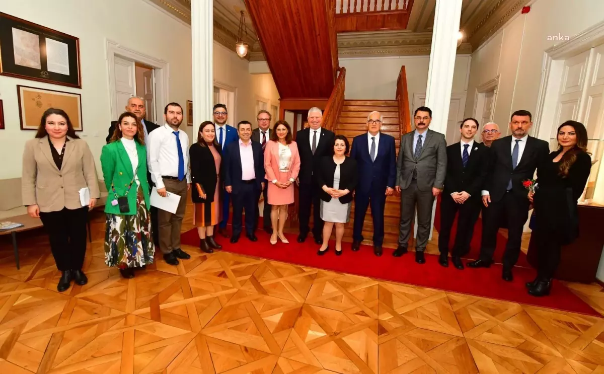 İzmir ile Frankfurt Arasındaki İlişkiler Güçleniyor