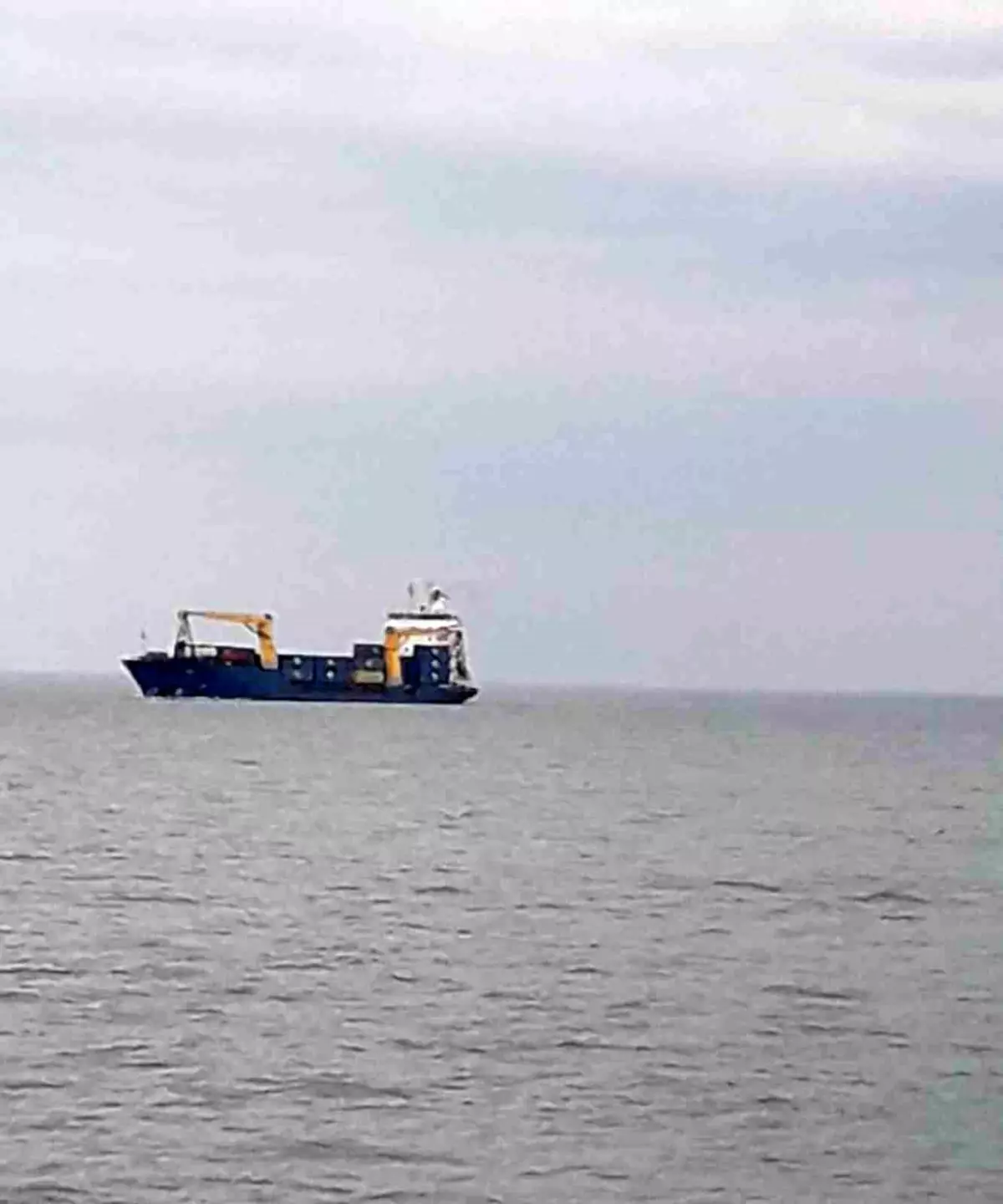 Karadeniz\'de yük gemisinden düşen şahsı bulmak için arama başlatıldı