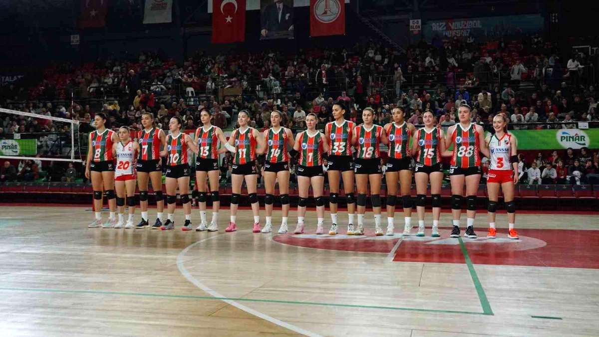 Karşıyaka Göztepe derbisinin biletleri satışa çıktı