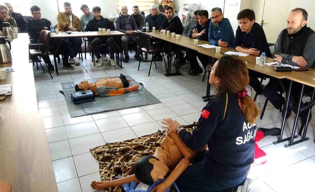 Kütahya İHH\'dan 20 gönüllüye daha \'Arama-kurtarma ve ilk yardım\' eğitimi