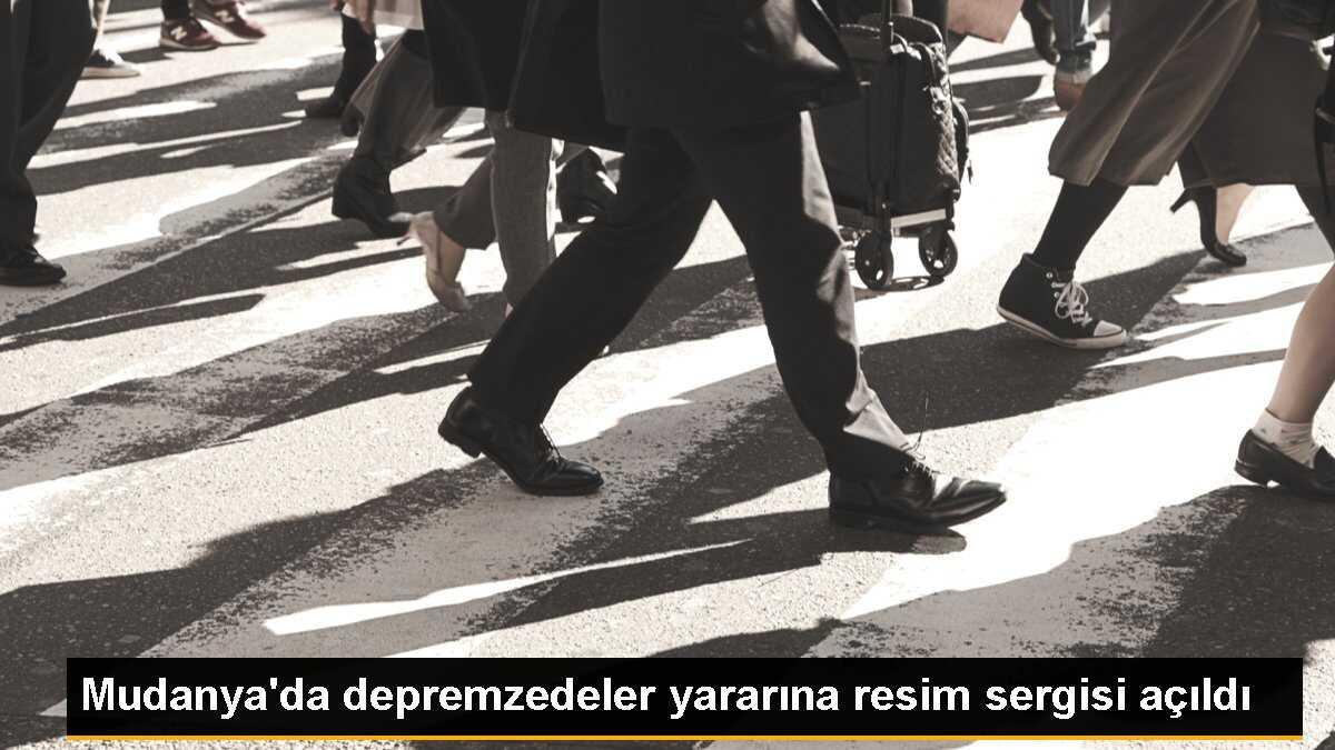 Mudanya\'da depremzedeler yararına resim sergisi açıldı