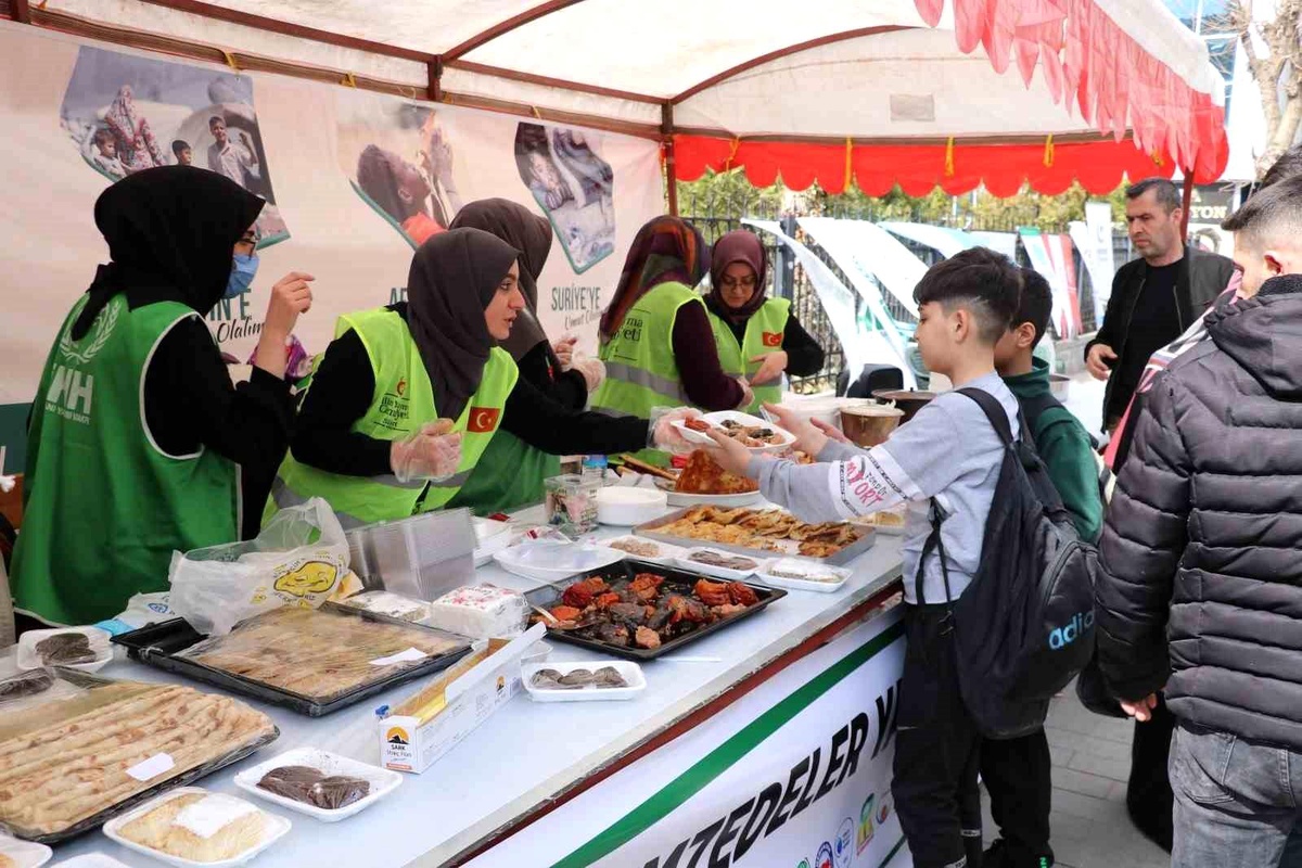Siirt\'te 21 STK depremzedeler için etkinlik düzenledi