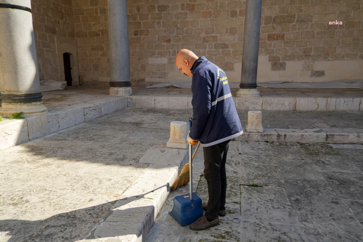 Tarsus Belediyesi, Ramazan Ayı Öncesi Kentteki İbadethaneleri Temizliyor