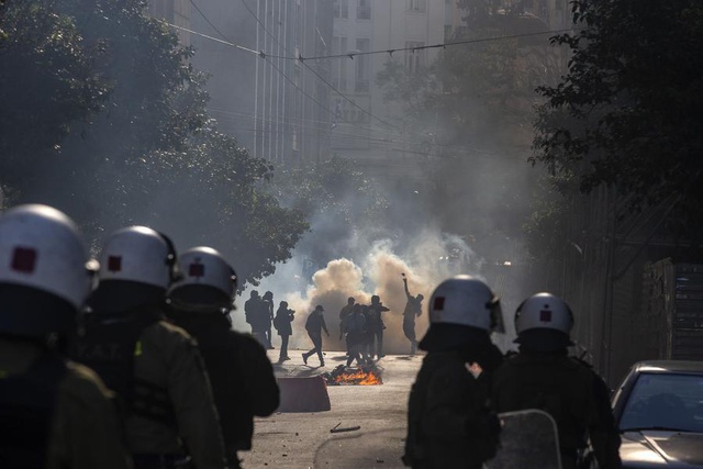 Yunanistan'da Tren Kazasının Ardından Protestolar Sürüyor Yunanistan'da Tren Kazasının Ardından Protestolar Sürüyor