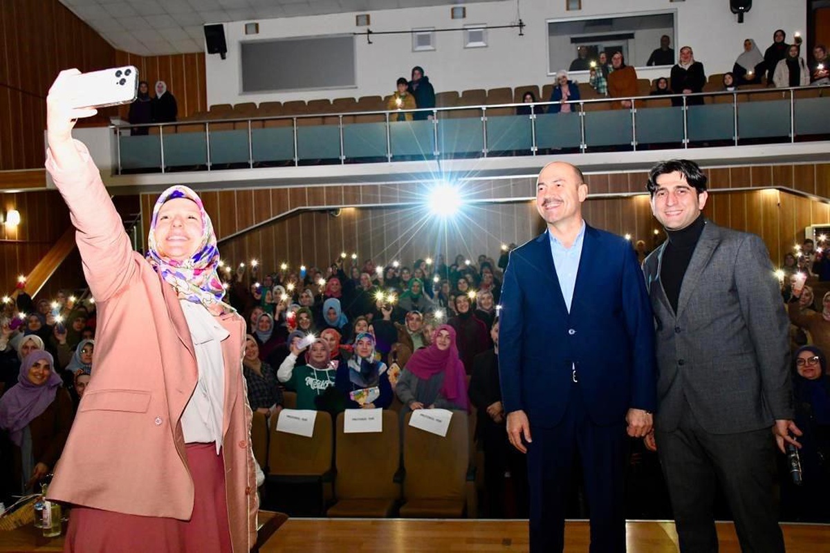 \'Zorluklarla Mücadelede Dünyayı Değiştiren Kadınlar\'