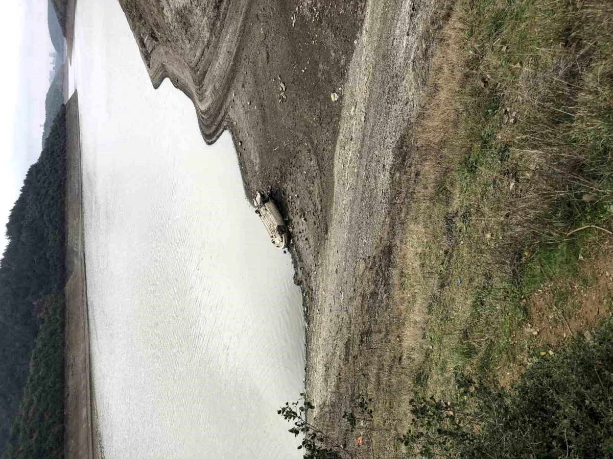 Alibey Barajı\'nda bulunan 3 araç çıkartıldı