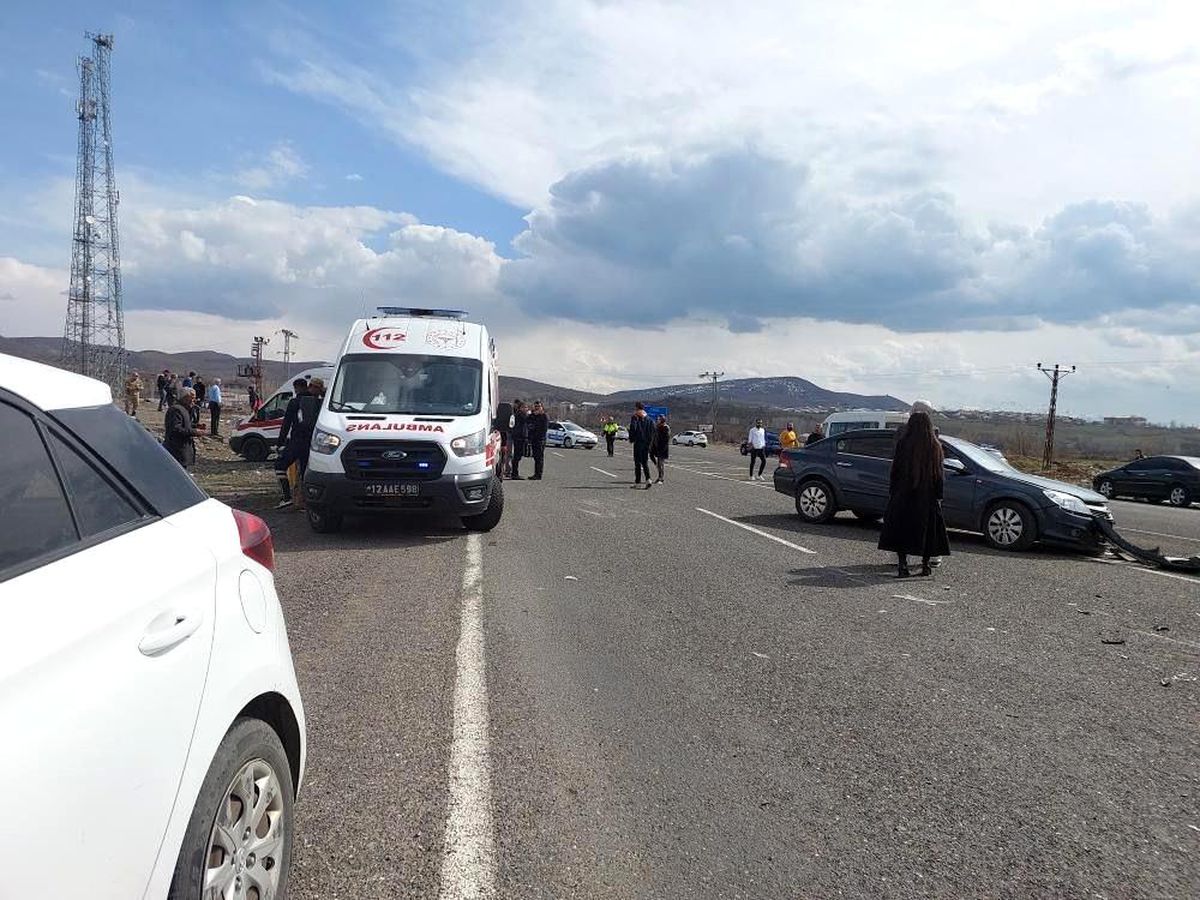 Bingöl\'de trafik kazası: 5 yaralı