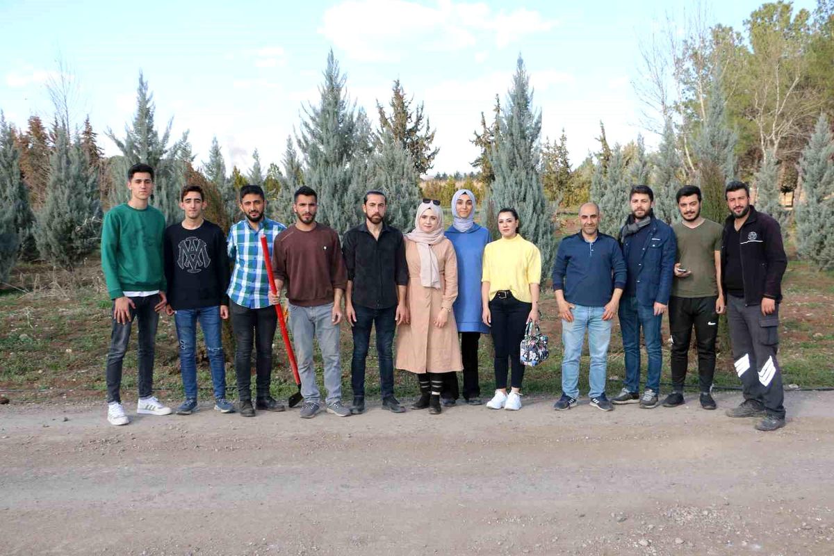 Depremde hayatını kaybeden sağlıkçılar adına meslektaşları hatıra ormanı oluşturdu