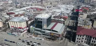 Erzurum'da riskli 47 yıllık bina yıkılıyor