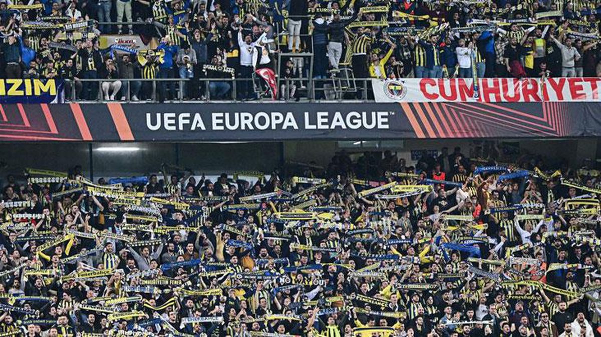 Fenerbahçe'den 'farklı' tarife! Sevilla maçının bilet fiyatlarını gören taraftar çılgına döndü: Evi mi satalım?