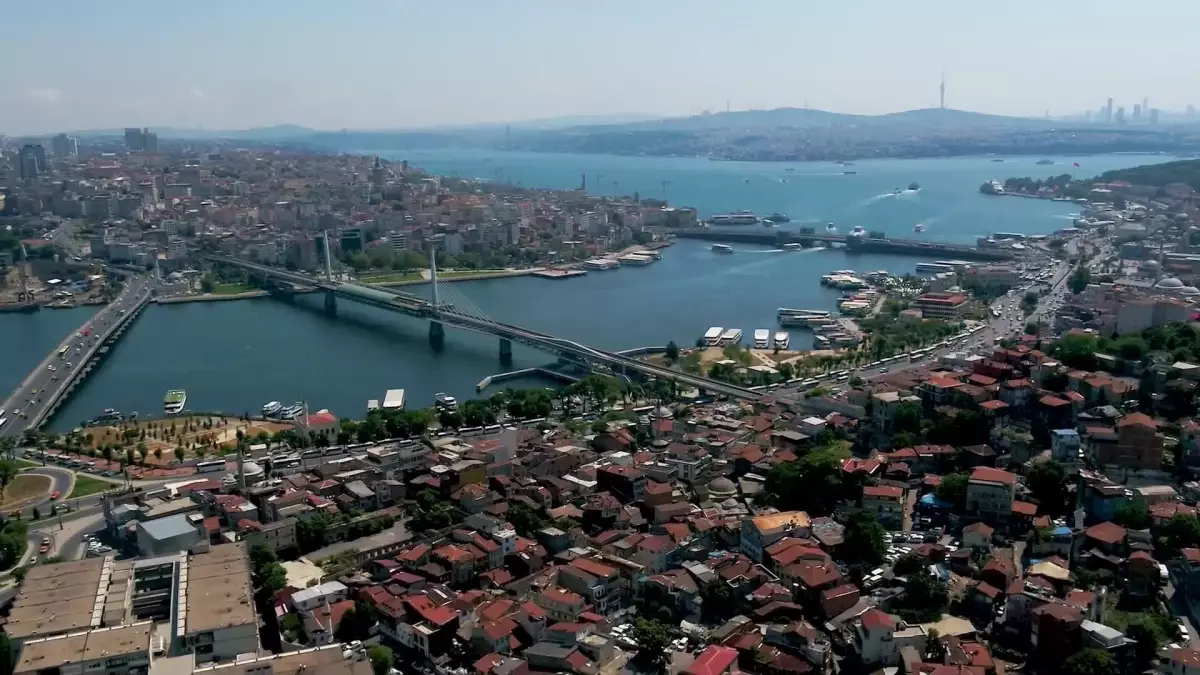 İstanbul\'da Son Yılların En Kurak Dönemi Nedeniyle Yaşanan Ciddi Su Sıkıntısı Halkı Endişelendiriyor